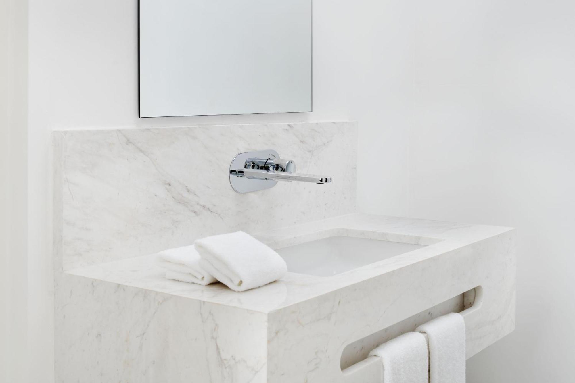 Element By Westin West Bay Doha Ξενοδοχείο Εξωτερικό φωτογραφία A wall mounted tap